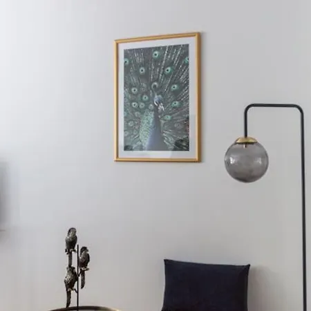 20 M² Metro 7 A 5 Min A Pied *