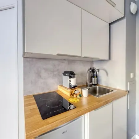 Apartment 20 M² Metro 7 A 5 Min A Pied